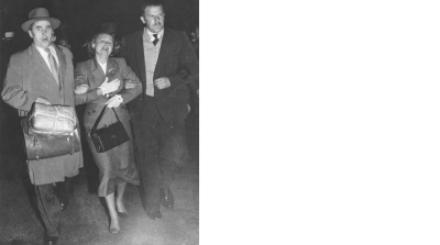 История одной фотографии: дипломата Евдокию Петрову тащат к самолету чекисты. Канберра, 1954 год